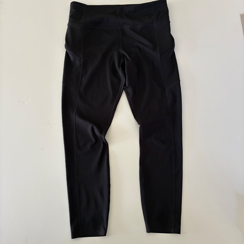 Athleta Womens Medium Black Laser Cut Athletic Leggings Side Pockets Workout‎
